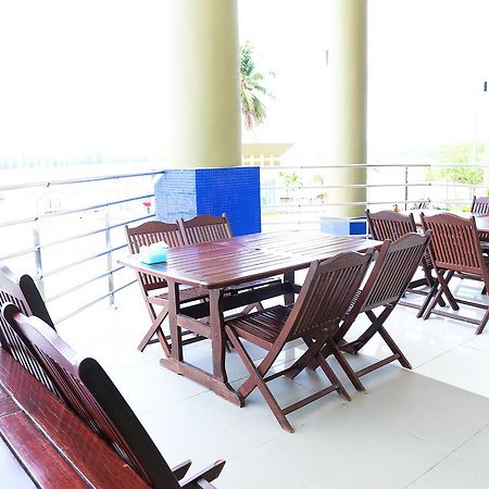 Marina Heights Resort Lumut Exterior foto