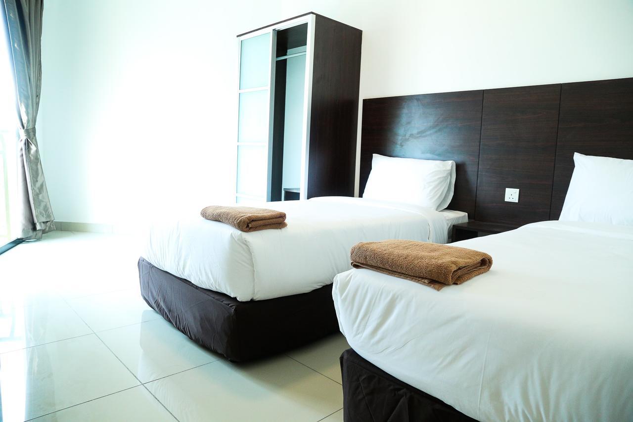 Marina Heights Resort Lumut Exterior foto