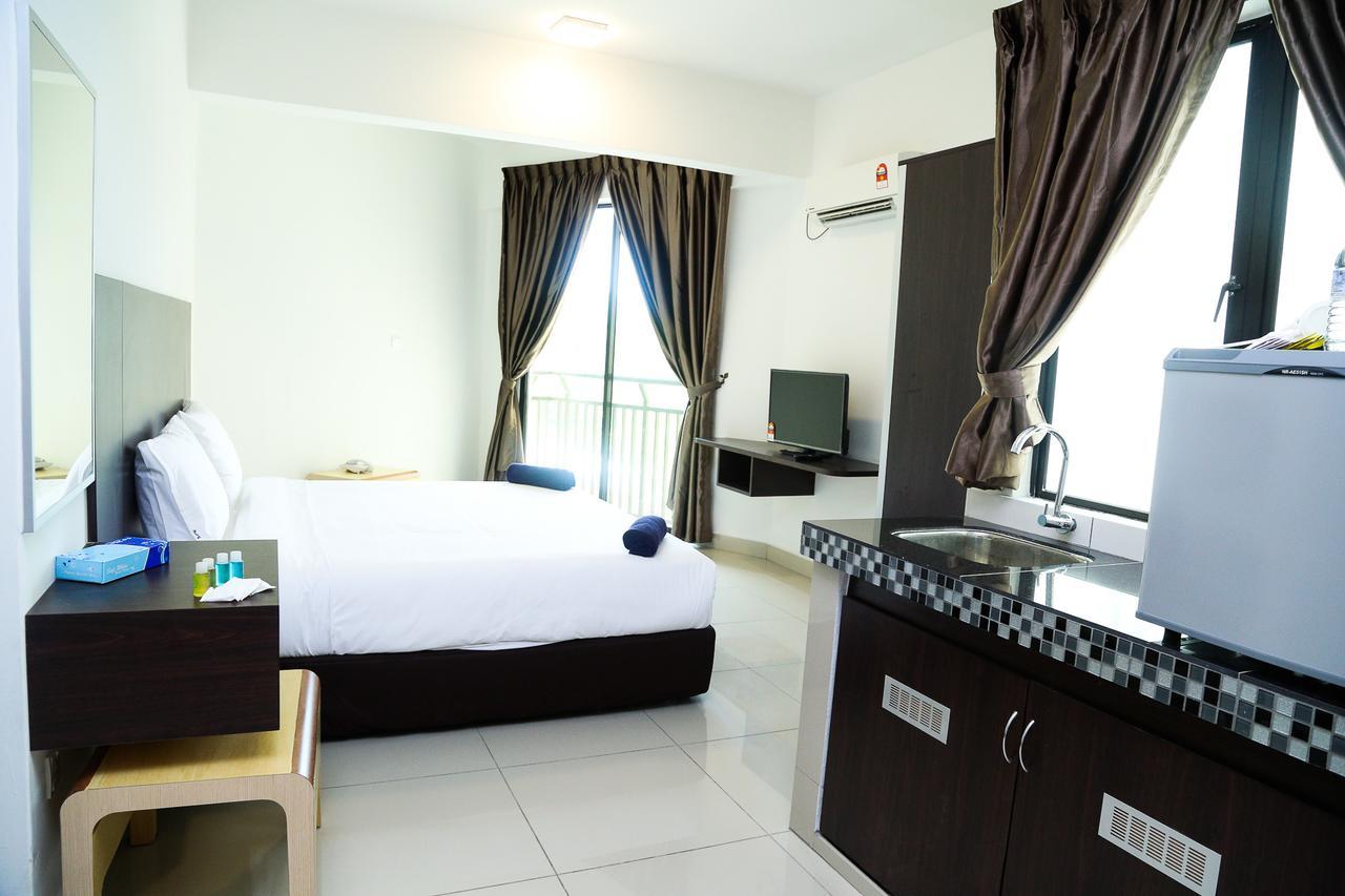 Marina Heights Resort Lumut Exterior foto